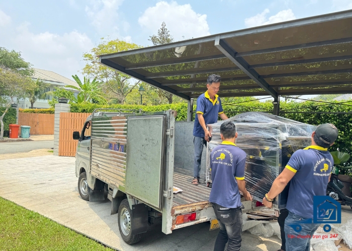 cho thuê xe tải 700kg chở hàng văn phòng