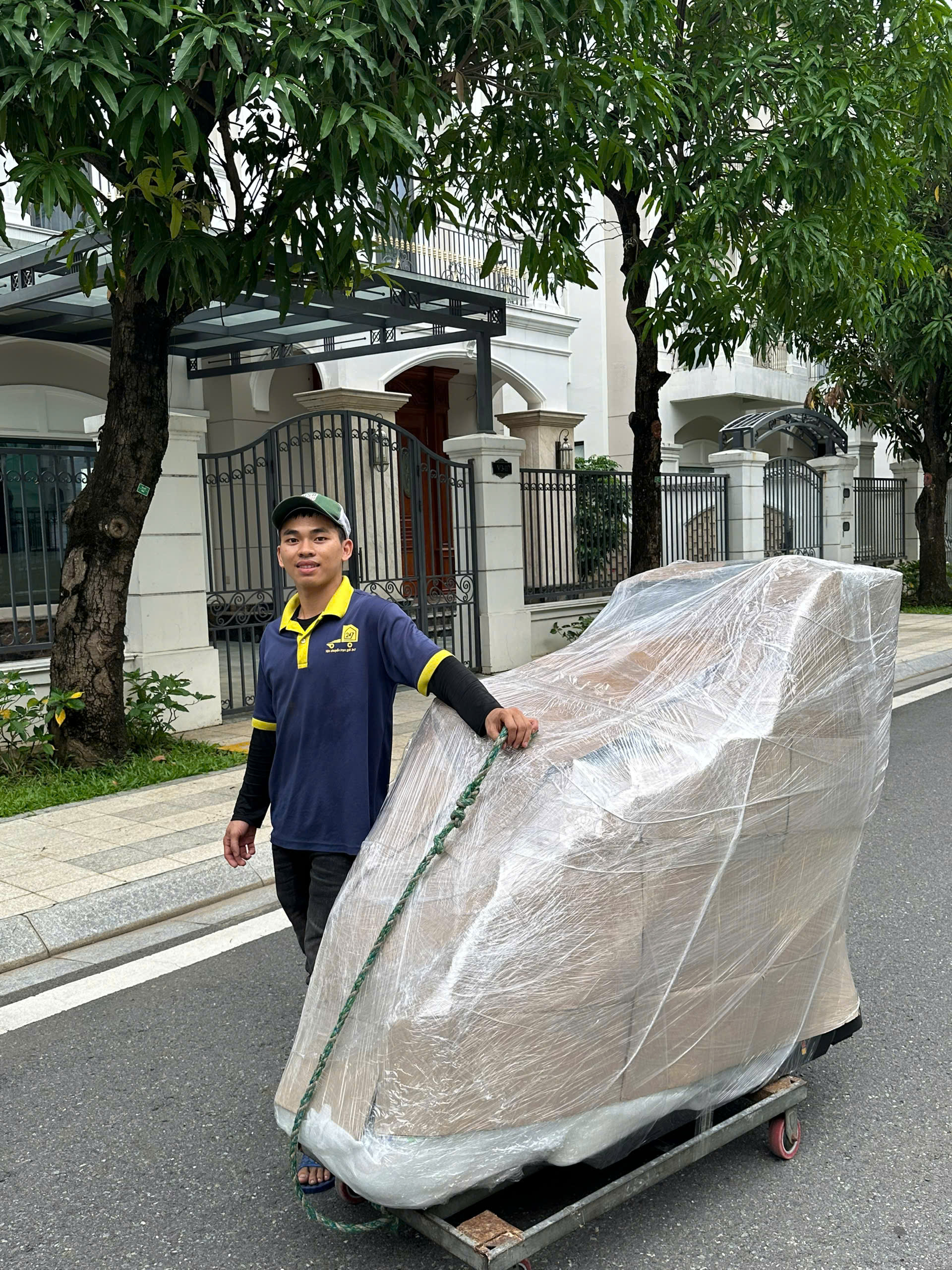 vận chuyển ghế massage hcm